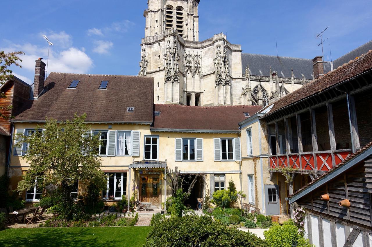 Le Jardin De La Cathedrale Bed and Breakfast Troyes Exteriör bild