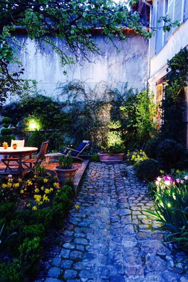 Le Jardin De La Cathedrale Bed and Breakfast Troyes Exteriör bild